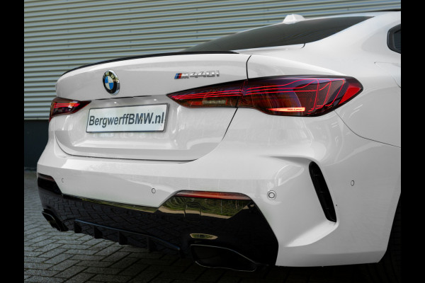 BMW 4 Serie Coupé M440i xDrive - Dak - Trekhaak - M-Zetels - Harman Kardon - Driving Ass Prof