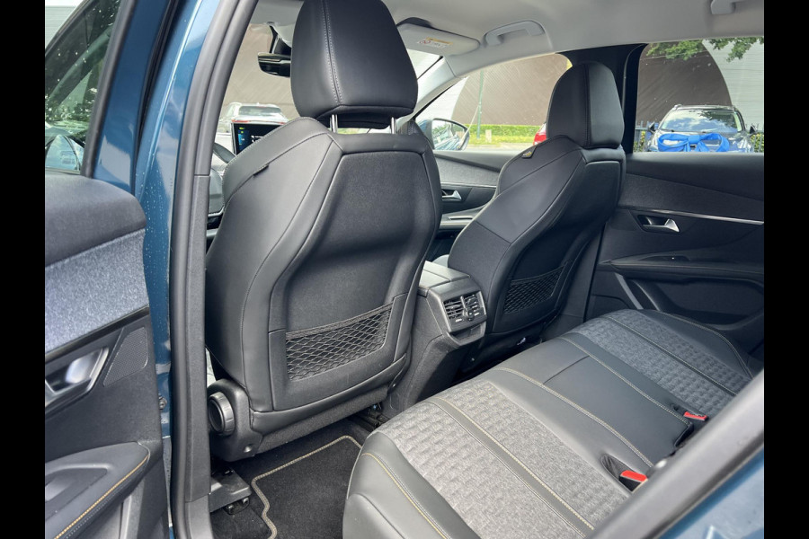 Peugeot 3008 1.6 HYbrid 225 Allure Peugeot 3008 1.6 Hybrid 225pk ROAD TRIP EDITIE | RIJKLAARPRIJS INCL. 12MND BOVAG GARANTIE