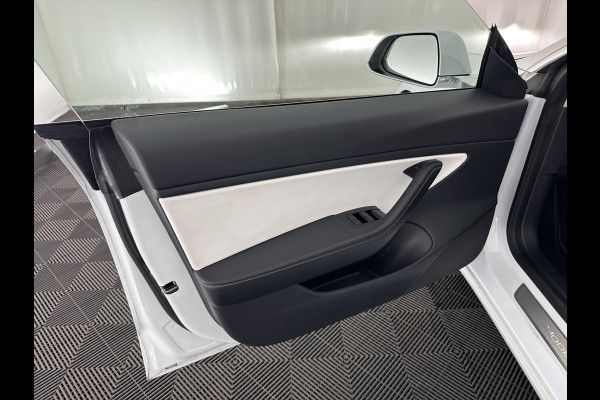 Tesla Model 3 Long Range AWD 75 kWh [ 3-Fase ] (INCL-BTW) Aut. *PANO | AUTO-PILOT | LUXURY-LEATHER | KEYLESS | FULL-LED | MEMORY-PACK | SURROUND-VIEW | DAB | CARPLAY | DIGI-COCKPIT | LANE-ASSIST | COMFORT-SEATS | TOWBAR | 18"ALU*
