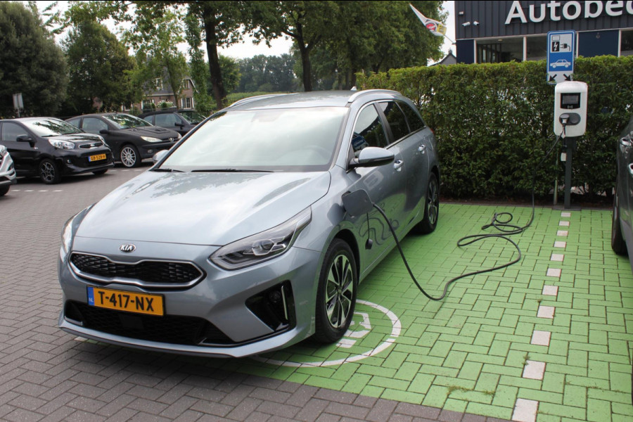 Kia Ceed Sportswagon 1.6 GDI PHEV DynamicLine | Prijs rijklaar incl. 12 mnd garantie | Trekhaak Camera Navi Lmv DAB Climate