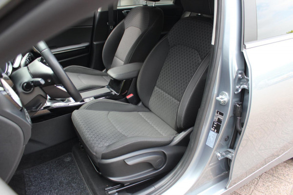 Kia Ceed Sportswagon 1.6 GDI PHEV DynamicLine | Prijs rijklaar incl. 12 mnd garantie | Trekhaak Camera Navi Lmv DAB Climate