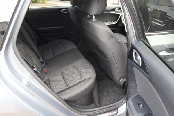 Kia Ceed Sportswagon 1.6 GDI PHEV DynamicLine | Prijs rijklaar incl. 12 mnd garantie | Trekhaak Camera Navi Lmv DAB Climate