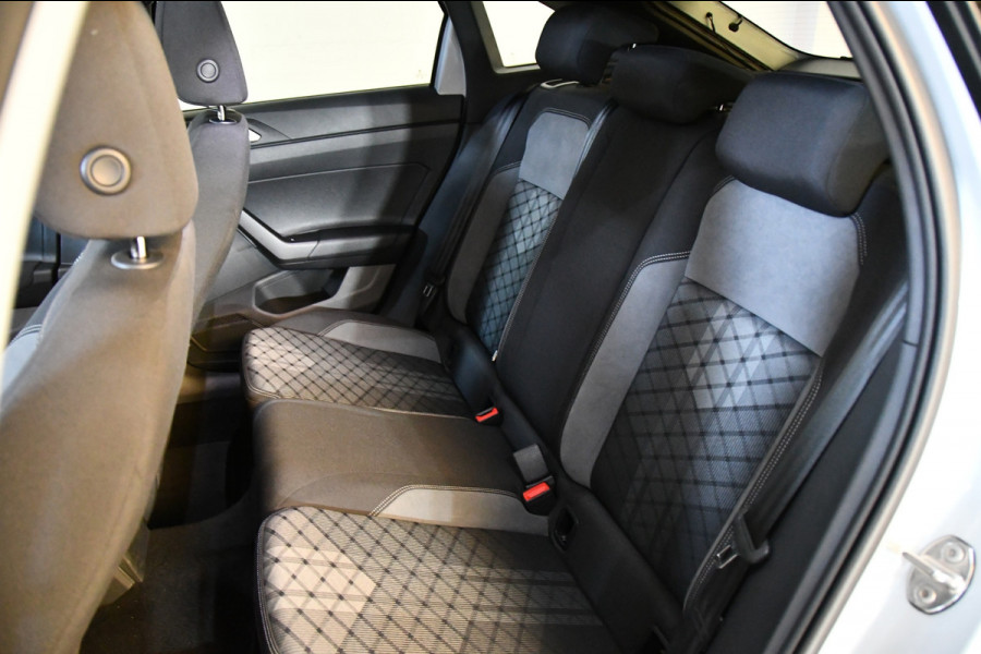 Volkswagen Taigo 1.5 TSI R-Line Business Pano Camera