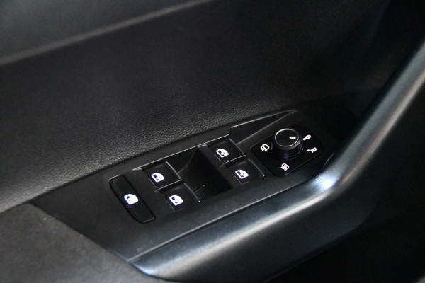 Volkswagen Taigo 1.5 TSI R-Line Business Pano Camera