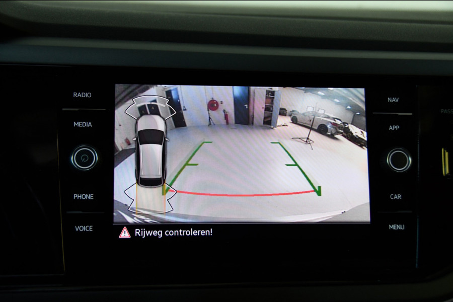 Volkswagen Taigo 1.5 TSI R-Line Business Pano Camera