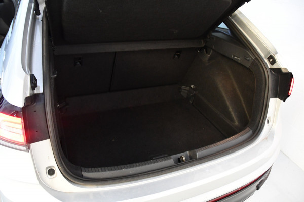 Volkswagen Taigo 1.5 TSI R-Line Business Pano Camera