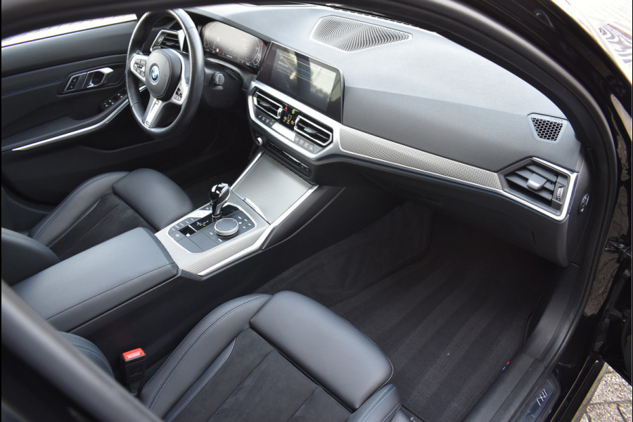 BMW 3 Serie Touring 330e xDrive M-Sport 292 Pk Pano Head-Up Laser Leder 19 Inch