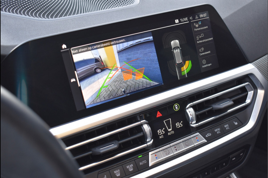 BMW 3 Serie Touring 330e xDrive M-Sport 292 Pk Pano Head-Up Laser Leder 19 Inch