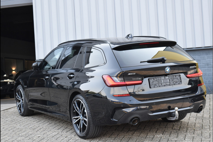 BMW 3 Serie Touring 330e xDrive M-Sport 292 Pk Pano Head-Up Laser Leder 19 Inch