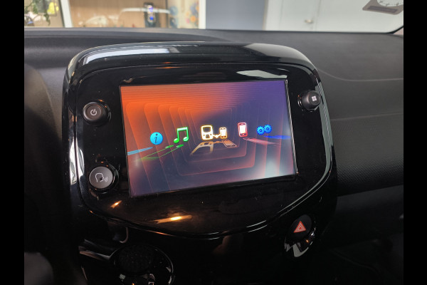Citroën C1 1.0 VTi Urban Ride Rijklaar + 12 maanden Bovag-garantie Henk Jongen Auto's in Helmond,  al 50 jaar service zoals 't hoort!