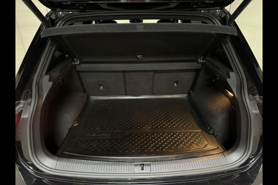 Volkswagen Tiguan 1.5 TSI R-Line Black Style Pano H/K NAP