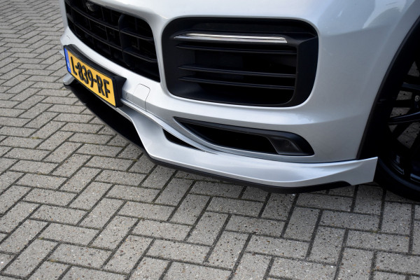 Porsche Cayenne Coupé 3.0 E-Hybrid 462pk Lightweight Package | Carbon Pack | 22'' Velgen | Keramisch | Techart voorbumper | PDLS+ Matrix | 360 Camera | Bose | Sportuitlaat |