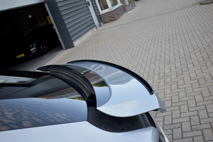 Porsche Cayenne Coupé 3.0 E-Hybrid 462pk Lightweight Package | Carbon Pack | 22'' Velgen | Keramisch | Techart voorbumper | PDLS+ Matrix | 360 Camera | Bose | Sportuitlaat |