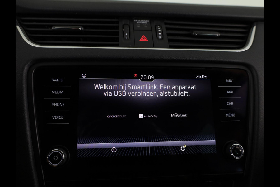 Škoda Octavia Combi 1.0 TSI Greentech Business Edition 115 pk | Navigatie | Parkeersensoren achter | Autom. airco | Apple Carplay/Android Auto | Stoelverwarming |