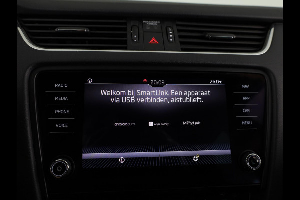 Škoda Octavia Combi 1.0 TSI Greentech Business Edition 115 pk | Navigatie | Parkeersensoren achter | Autom. airco | Apple Carplay/Android Auto | Stoelverwarming |