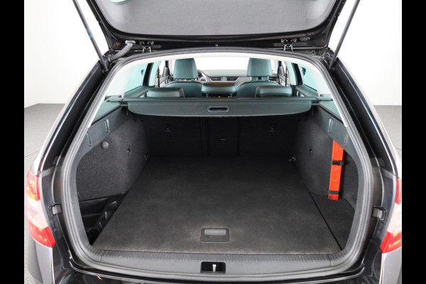 Škoda Octavia Combi 1.0 TSI Greentech Business Edition 115 pk | Navigatie | Parkeersensoren achter | Autom. airco | Apple Carplay/Android Auto | Stoelverwarming |