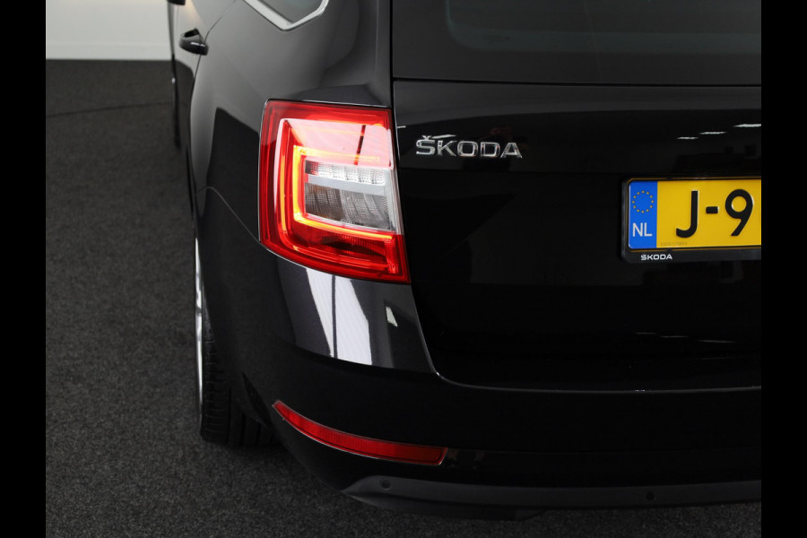 Škoda Octavia Combi 1.0 TSI Greentech Business Edition 115 pk | Navigatie | Parkeersensoren achter | Autom. airco | Apple Carplay/Android Auto | Stoelverwarming |