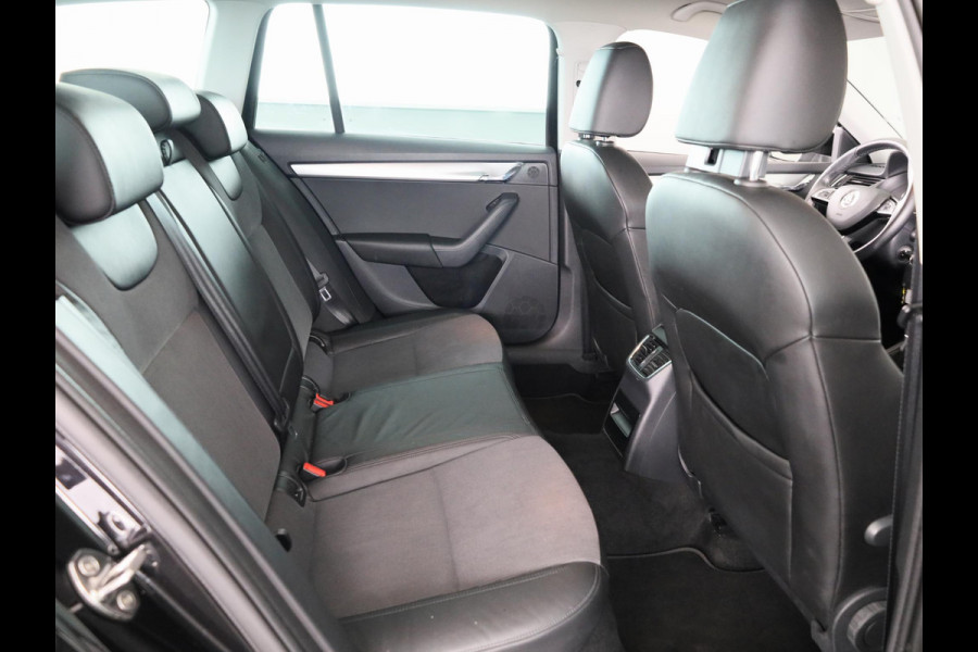 Škoda Octavia Combi 1.0 TSI Greentech Business Edition 115 pk | Navigatie | Parkeersensoren achter | Autom. airco | Apple Carplay/Android Auto | Stoelverwarming |