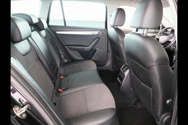 Škoda Octavia Combi 1.0 TSI Greentech Business Edition 115 pk | Navigatie | Parkeersensoren achter | Autom. airco | Apple Carplay/Android Auto | Stoelverwarming |