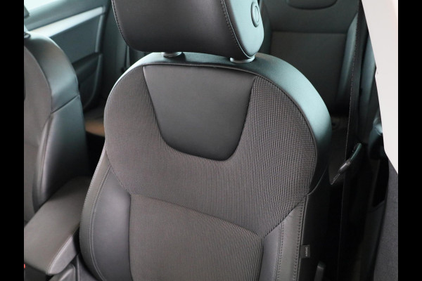 Škoda Octavia Combi 1.0 TSI Greentech Business Edition 115 pk | Navigatie | Parkeersensoren achter | Autom. airco | Apple Carplay/Android Auto | Stoelverwarming |