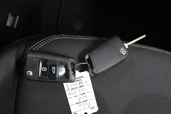 Volkswagen Polo 1.0 TSI Highline (PARKEERSENSOREN, NAVIGATIE, CRUISE ADAPTIEF, CARPLAY, NL-AUTO)
