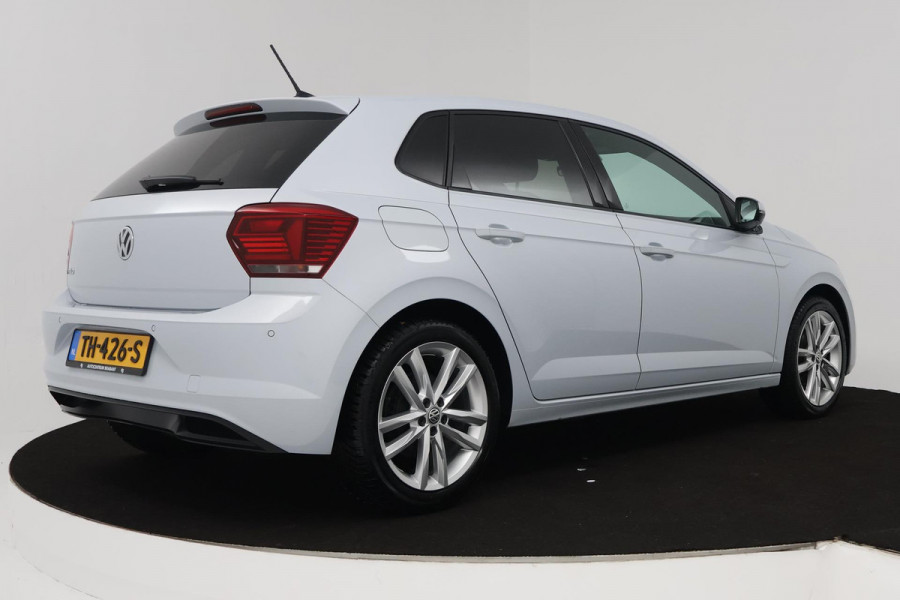 Volkswagen Polo 1.0 TSI Highline (PARKEERSENSOREN, NAVIGATIE, CRUISE ADAPTIEF, CARPLAY, NL-AUTO)