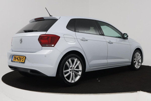 Volkswagen Polo 1.0 TSI Highline (PARKEERSENSOREN, NAVIGATIE, CRUISE ADAPTIEF, CARPLAY, NL-AUTO)