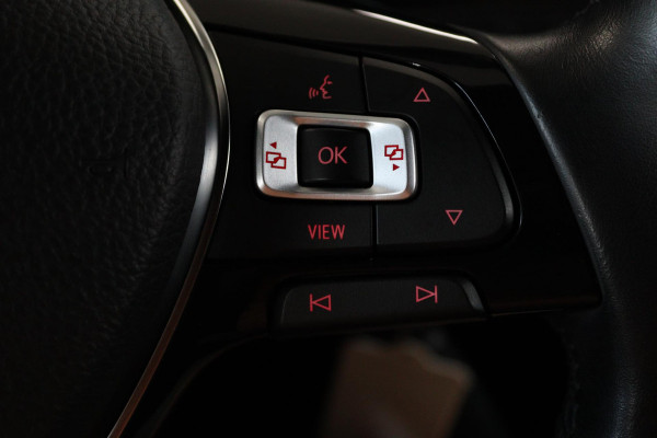 Volkswagen Polo 1.0 TSI Highline (PARKEERSENSOREN, NAVIGATIE, CRUISE ADAPTIEF, CARPLAY, NL-AUTO)