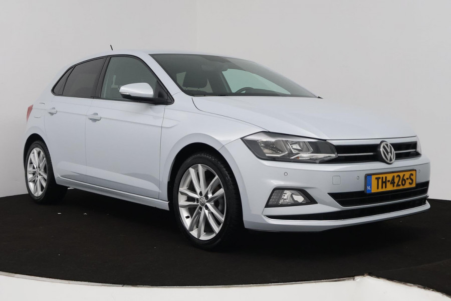 Volkswagen Polo 1.0 TSI Highline (PARKEERSENSOREN, NAVIGATIE, CRUISE ADAPTIEF, CARPLAY, NL-AUTO)