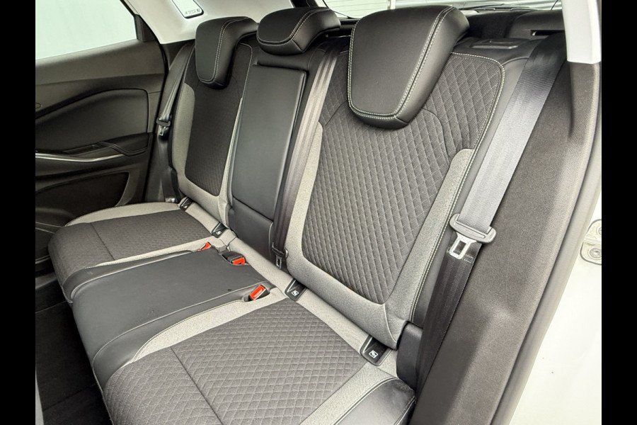 Opel Grandland X BWJ 11-2019 | 1.6T 181PK Executive AUTOMAAT | TREKHAAK | CAMERA  | CLIMA | NAVI | CARPLAY | PDC |