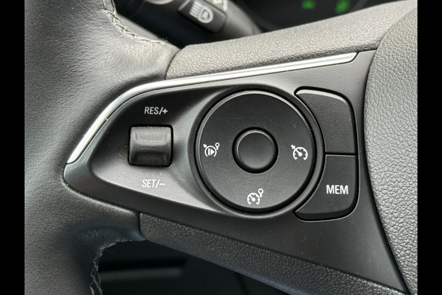 Opel Grandland X BWJ 11-2019 | 1.6T 181PK Executive AUTOMAAT | TREKHAAK | CAMERA  | CLIMA | NAVI | CARPLAY | PDC |