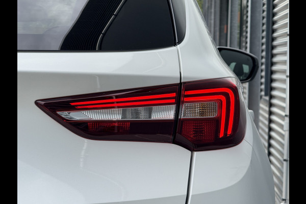 Opel Grandland X BWJ 11-2019 | 1.6T 181PK Executive AUTOMAAT | TREKHAAK | CAMERA  | CLIMA | NAVI | CARPLAY | PDC |