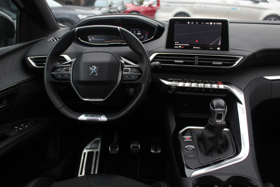 Peugeot 3008 1.2 PureTech Allure / Nieuwe distr.riem! / Trekhaak / Camera / Navigatie / 19'' / Keyless / Half leder / Dodehoek / DAB / Cruise Control