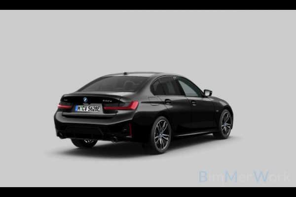 BMW 3-serie 330e xDrive M-Sport Pro Pano M-zetels ACC HUD 19inch El-klep