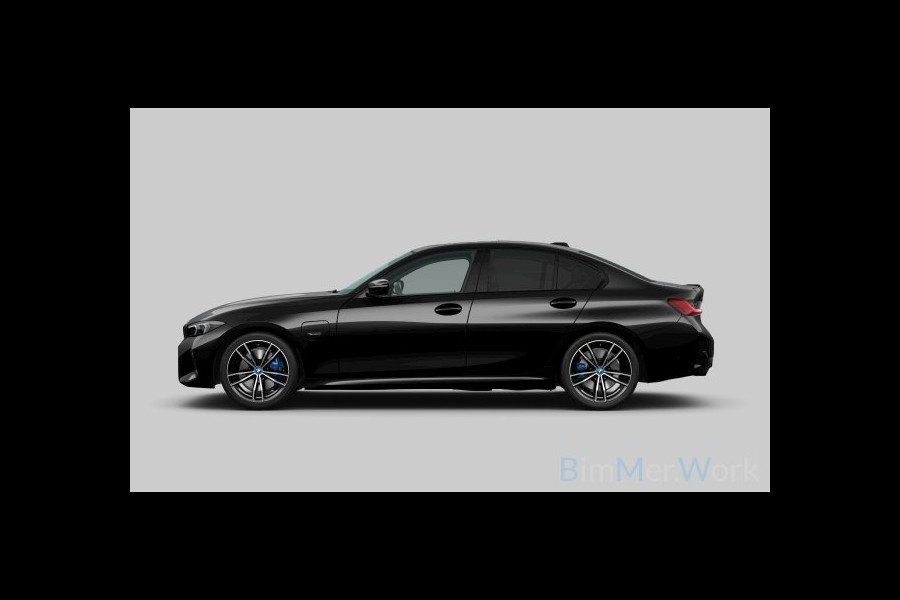 BMW 3-serie 330e xDrive M-Sport Pro Pano M-zetels ACC HUD 19inch El-klep