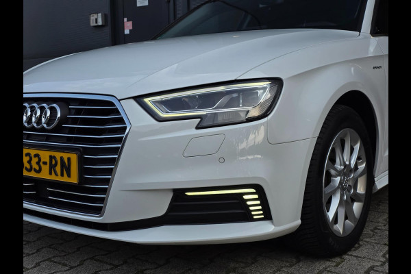 Audi A3 Sportback 1.4 e-tron Pro Line plus / PANO / DEALER OH / NWE BEURT / AFN TREKH. / P.SENSOR V+A / STOELVERW. / LANE-ASSIST !