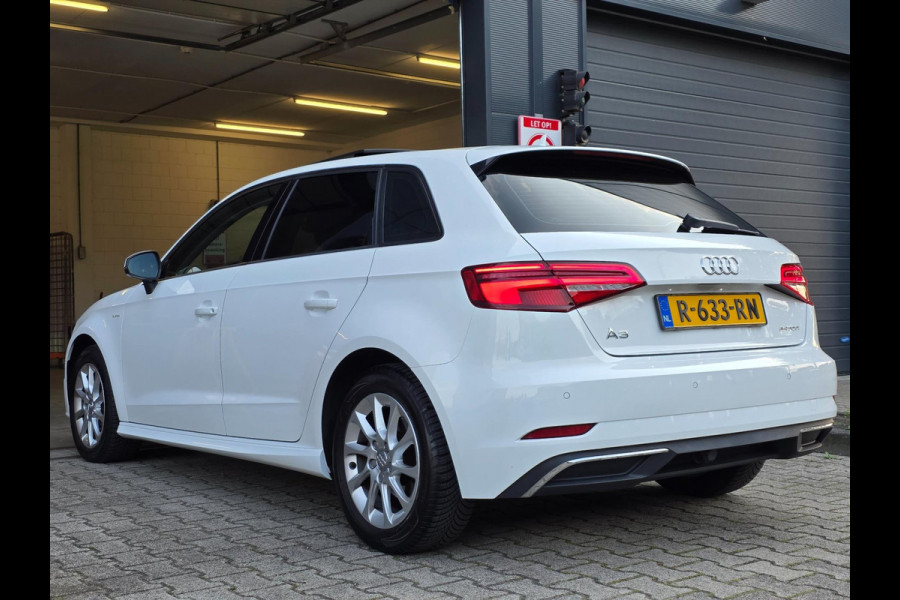 Audi A3 Sportback 1.4 e-tron Pro Line plus / PANO / DEALER OH / NWE BEURT / AFN TREKH. / P.SENSOR V+A / STOELVERW. / LANE-ASSIST !