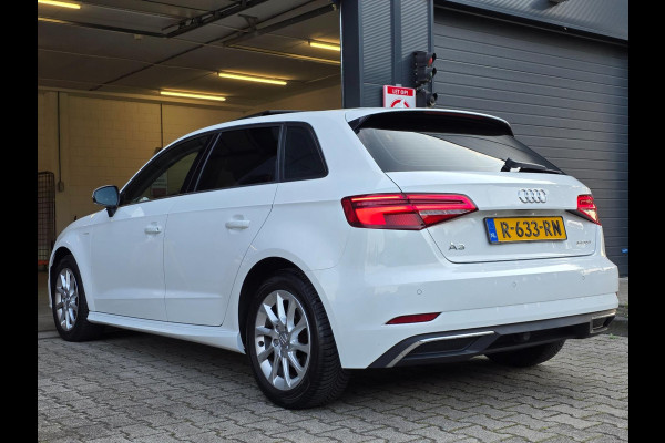 Audi A3 Sportback 1.4 e-tron Pro Line plus / PANO / DEALER OH / NWE BEURT / AFN TREKH. / P.SENSOR V+A / STOELVERW. / LANE-ASSIST !