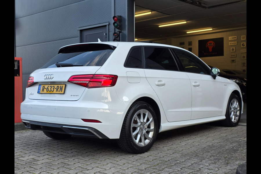 Audi A3 Sportback 1.4 e-tron Pro Line plus / PANO / DEALER OH / NWE BEURT / AFN TREKH. / P.SENSOR V+A / STOELVERW. / LANE-ASSIST !