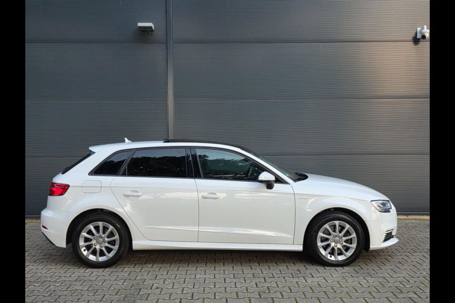 Audi A3 Sportback 1.4 e-tron Pro Line plus / PANO / DEALER OH / NWE BEURT / AFN TREKH. / P.SENSOR V+A / STOELVERW. / LANE-ASSIST !