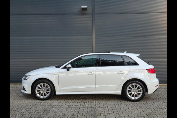 Audi A3 Sportback 1.4 e-tron Pro Line plus / PANO / DEALER OH / NWE BEURT / AFN TREKH. / P.SENSOR V+A / STOELVERW. / LANE-ASSIST !