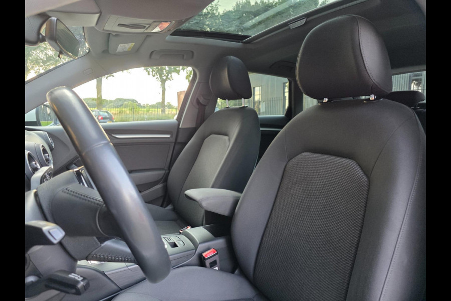 Audi A3 Sportback 1.4 e-tron Pro Line plus / PANO / DEALER OH / NWE BEURT / AFN TREKH. / P.SENSOR V+A / STOELVERW. / LANE-ASSIST !