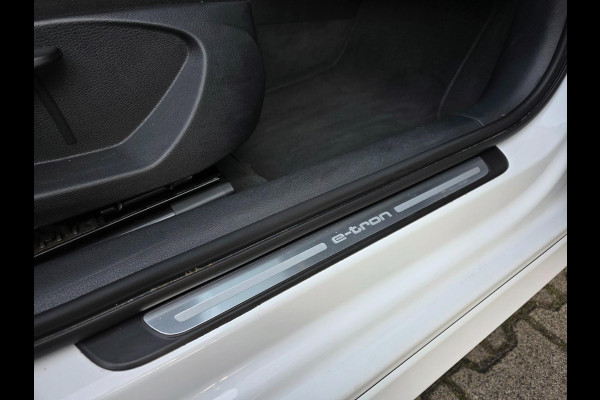 Audi A3 Sportback 1.4 e-tron Pro Line plus / PANO / DEALER OH / NWE BEURT / AFN TREKH. / P.SENSOR V+A / STOELVERW. / LANE-ASSIST !