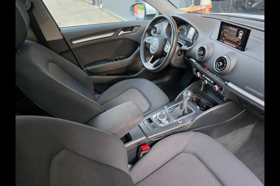 Audi A3 Sportback 1.4 e-tron Pro Line plus / PANO / DEALER OH / NWE BEURT / AFN TREKH. / P.SENSOR V+A / STOELVERW. / LANE-ASSIST !
