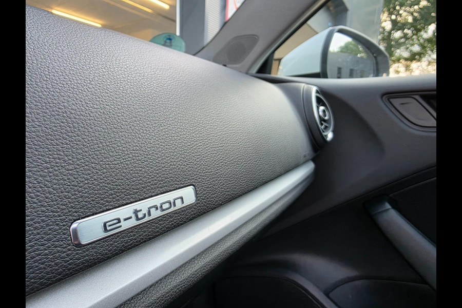 Audi A3 Sportback 1.4 e-tron Pro Line plus / PANO / DEALER OH / NWE BEURT / AFN TREKH. / P.SENSOR V+A / STOELVERW. / LANE-ASSIST !