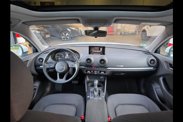 Audi A3 Sportback 1.4 e-tron Pro Line plus / PANO / DEALER OH / NWE BEURT / AFN TREKH. / P.SENSOR V+A / STOELVERW. / LANE-ASSIST !