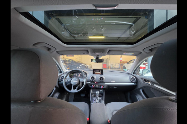 Audi A3 Sportback 1.4 e-tron Pro Line plus / PANO / DEALER OH / NWE BEURT / AFN TREKH. / P.SENSOR V+A / STOELVERW. / LANE-ASSIST !