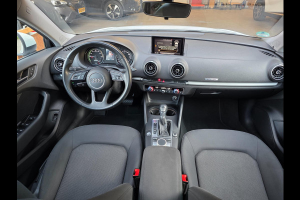 Audi A3 Sportback 1.4 e-tron Pro Line plus / PANO / DEALER OH / NWE BEURT / AFN TREKH. / P.SENSOR V+A / STOELVERW. / LANE-ASSIST !