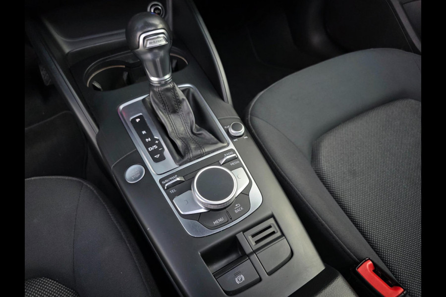 Audi A3 Sportback 1.4 e-tron Pro Line plus / PANO / DEALER OH / NWE BEURT / AFN TREKH. / P.SENSOR V+A / STOELVERW. / LANE-ASSIST !