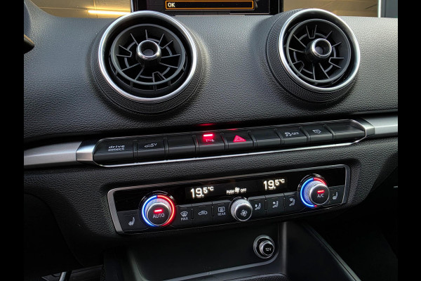 Audi A3 Sportback 1.4 e-tron Pro Line plus / PANO / DEALER OH / NWE BEURT / AFN TREKH. / P.SENSOR V+A / STOELVERW. / LANE-ASSIST !